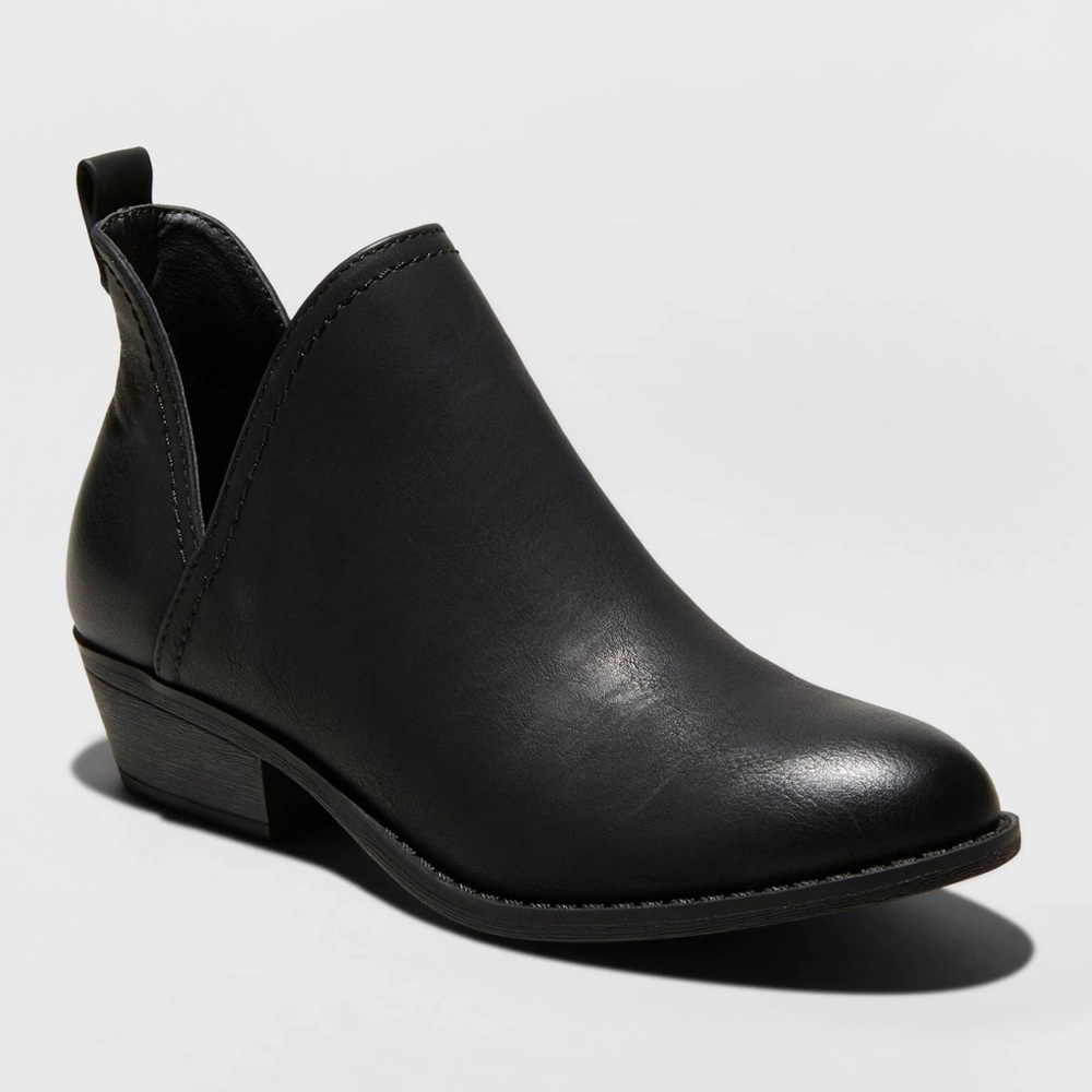 Faux Leather Slip On Ankle Boots - Black size 9